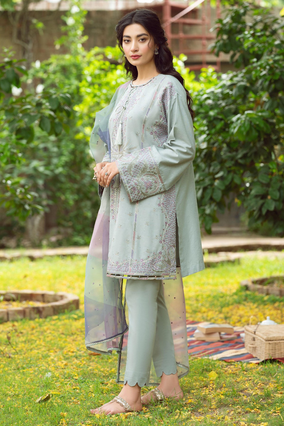Iris by Jazmin Unstitched 3 Piece Embroidered Lawn Collection'2023-06-Lilium