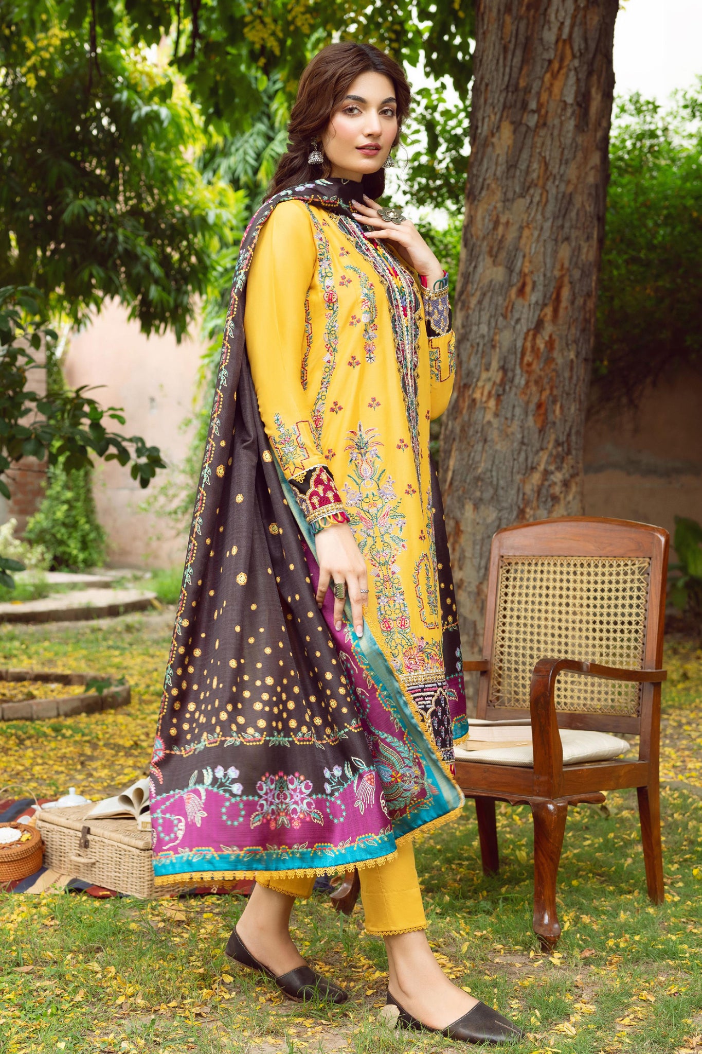 Iris by Jazmin Unstitched 3 Piece Embroidered Lawn Collection'2023-07-Cassia