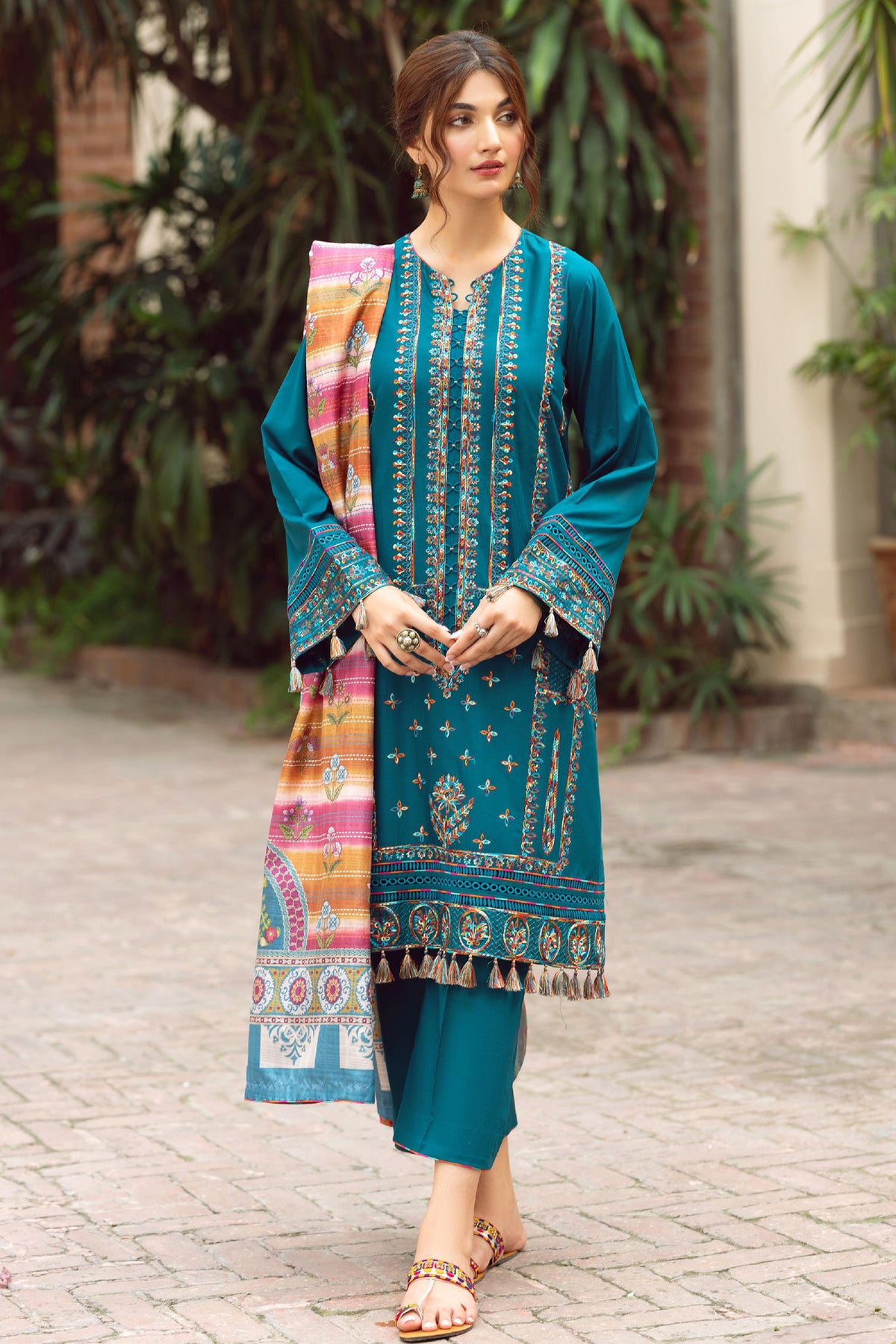 Iris by Jazmin Unstitched 3 Piece Embroidered Lawn Collection'2023-08-Greta