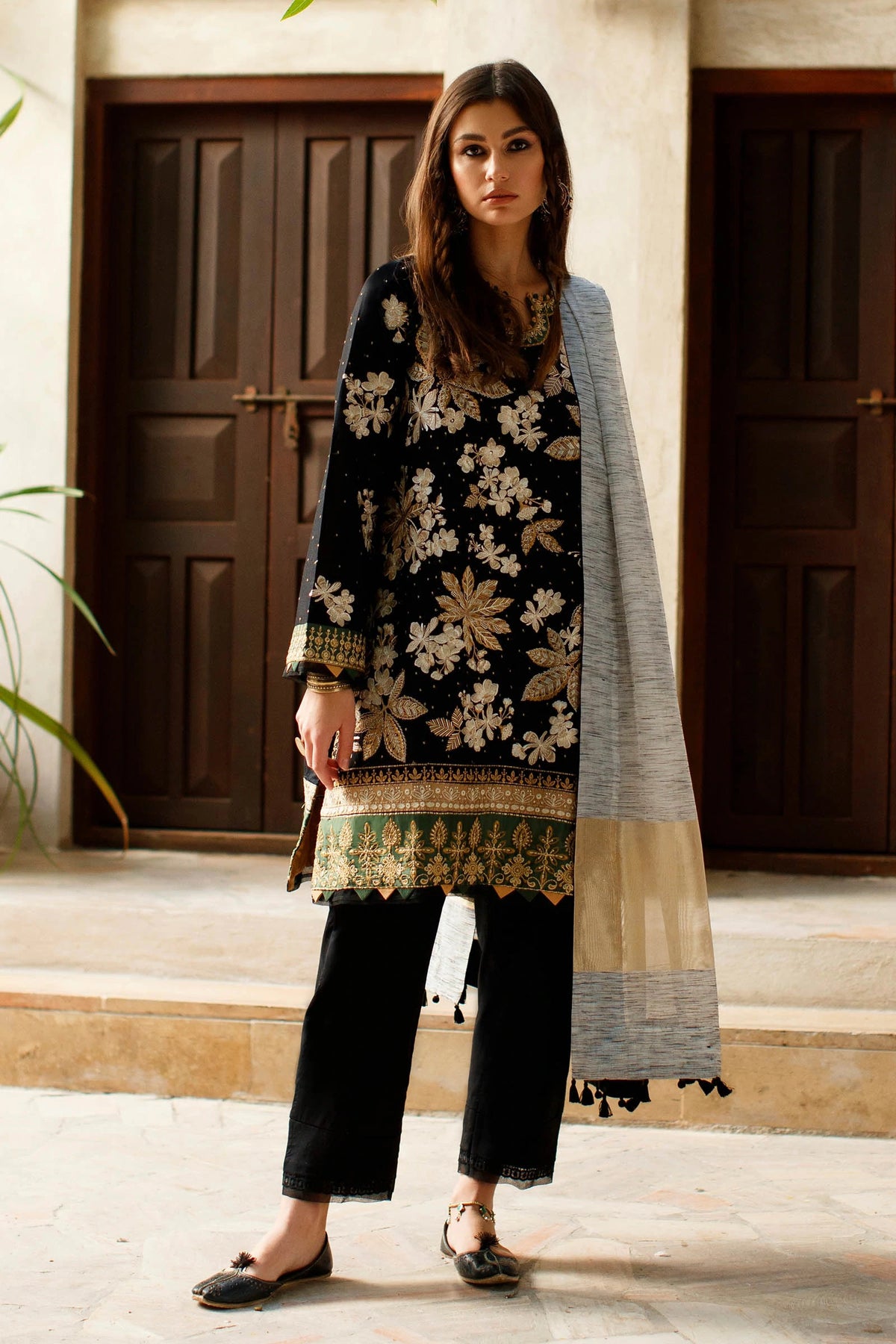 Zaha Unstitched 3 Piece Embroidered Lawn Collection'2022-ZL22-11-B-Fariba