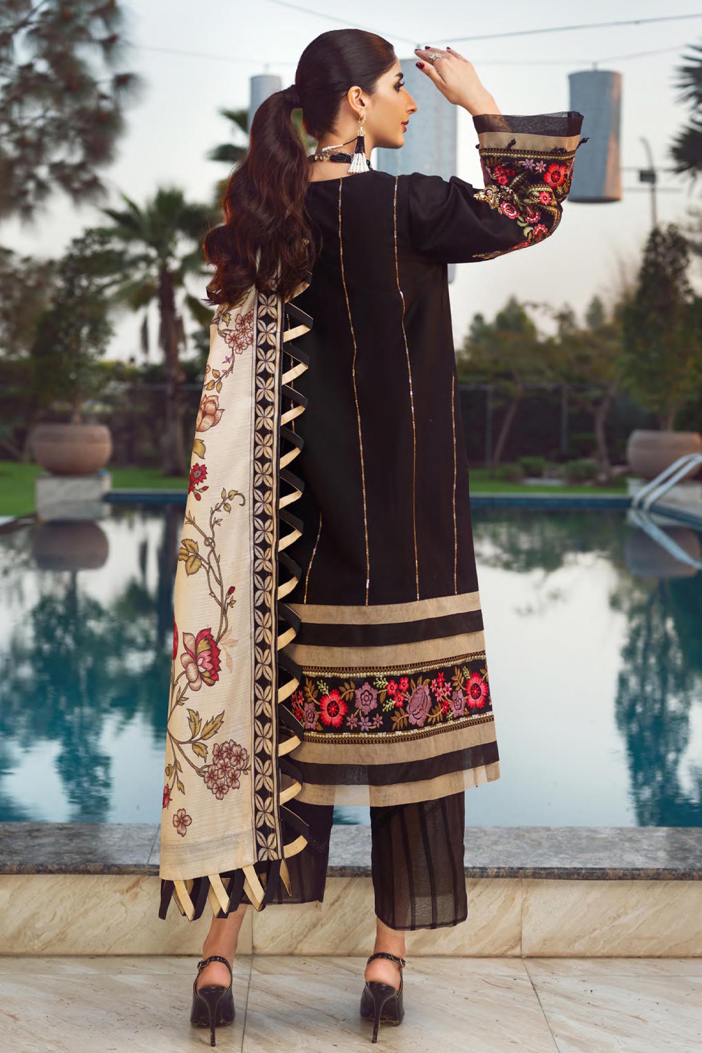 Seran Unstitched 3 Piece Luxury Eid Lawn Collection'2022-02-Ebony Enigma