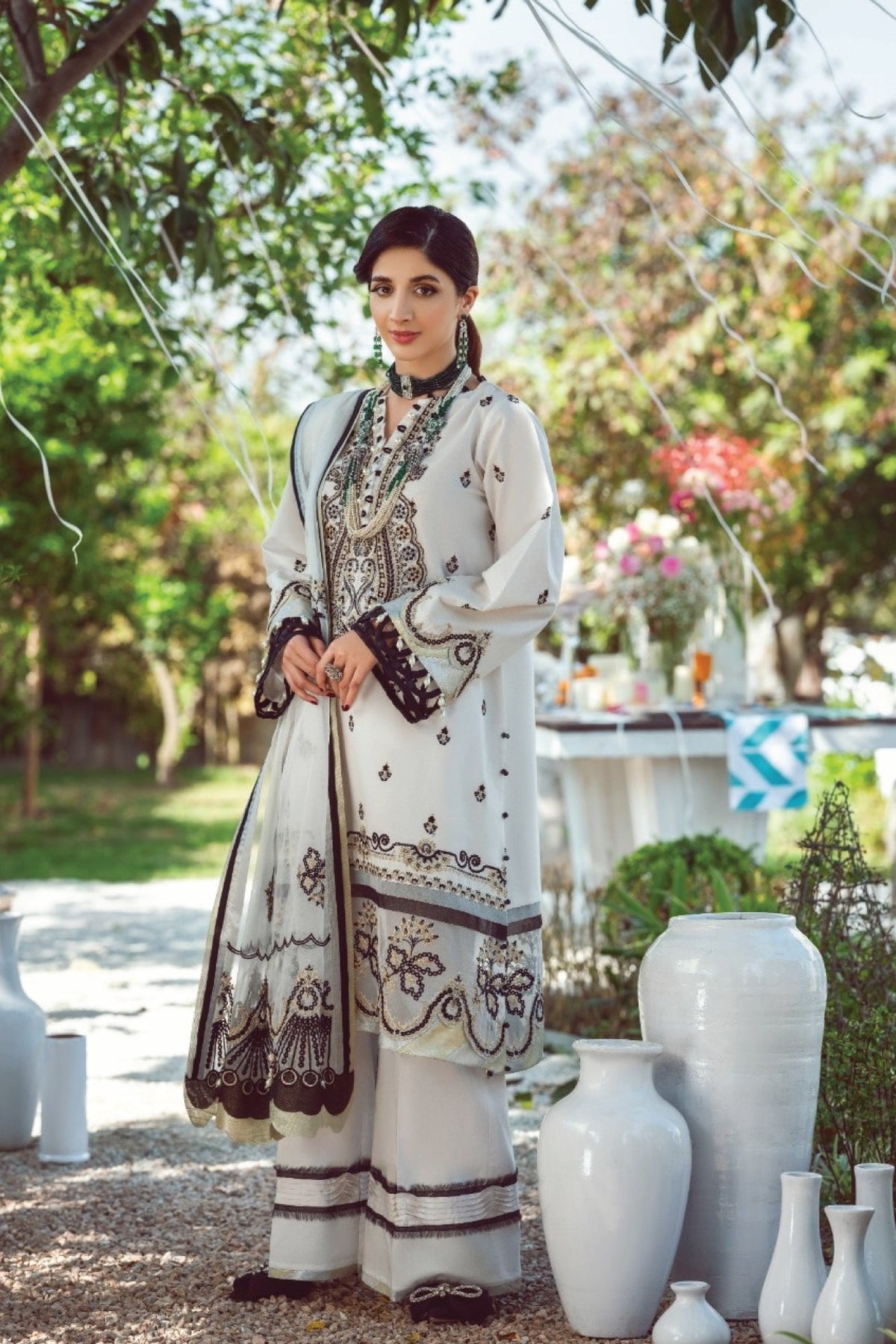 Seran Unstitched 3 Piece Luxury Eid Lawn Collection'2022-05-Monochrome Magic