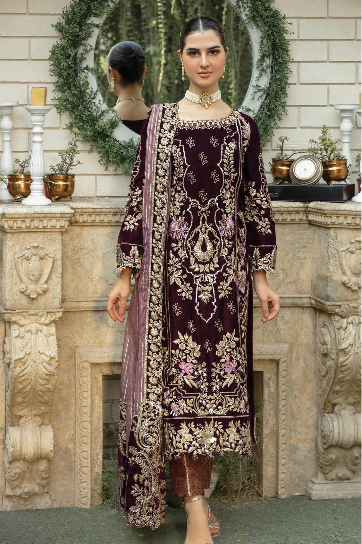 De Velour by Imrozia Unstitched 3 Piece Embroidered Velvet Collection'2022-IV-13-Charoite