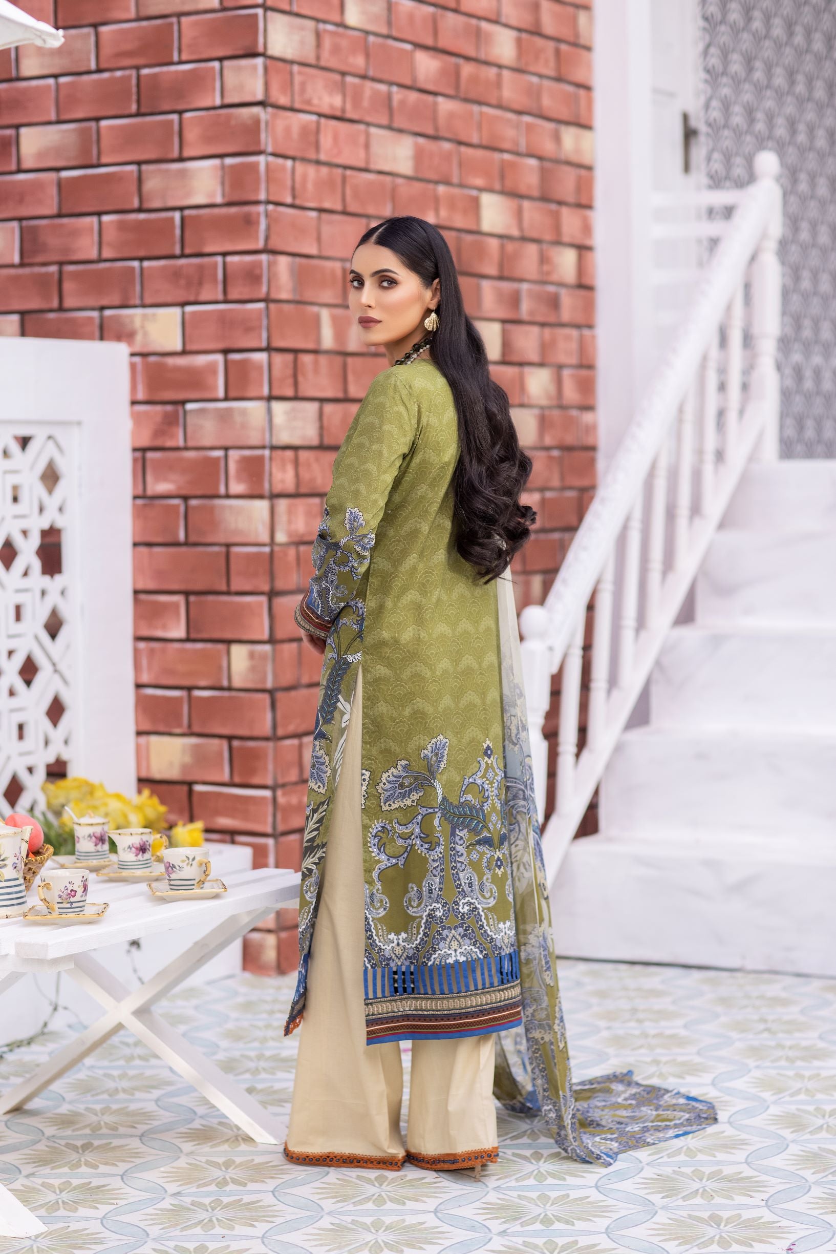 Flossie Unstitched 3 Piece Luxury Lawn Collection'2022-LL-105