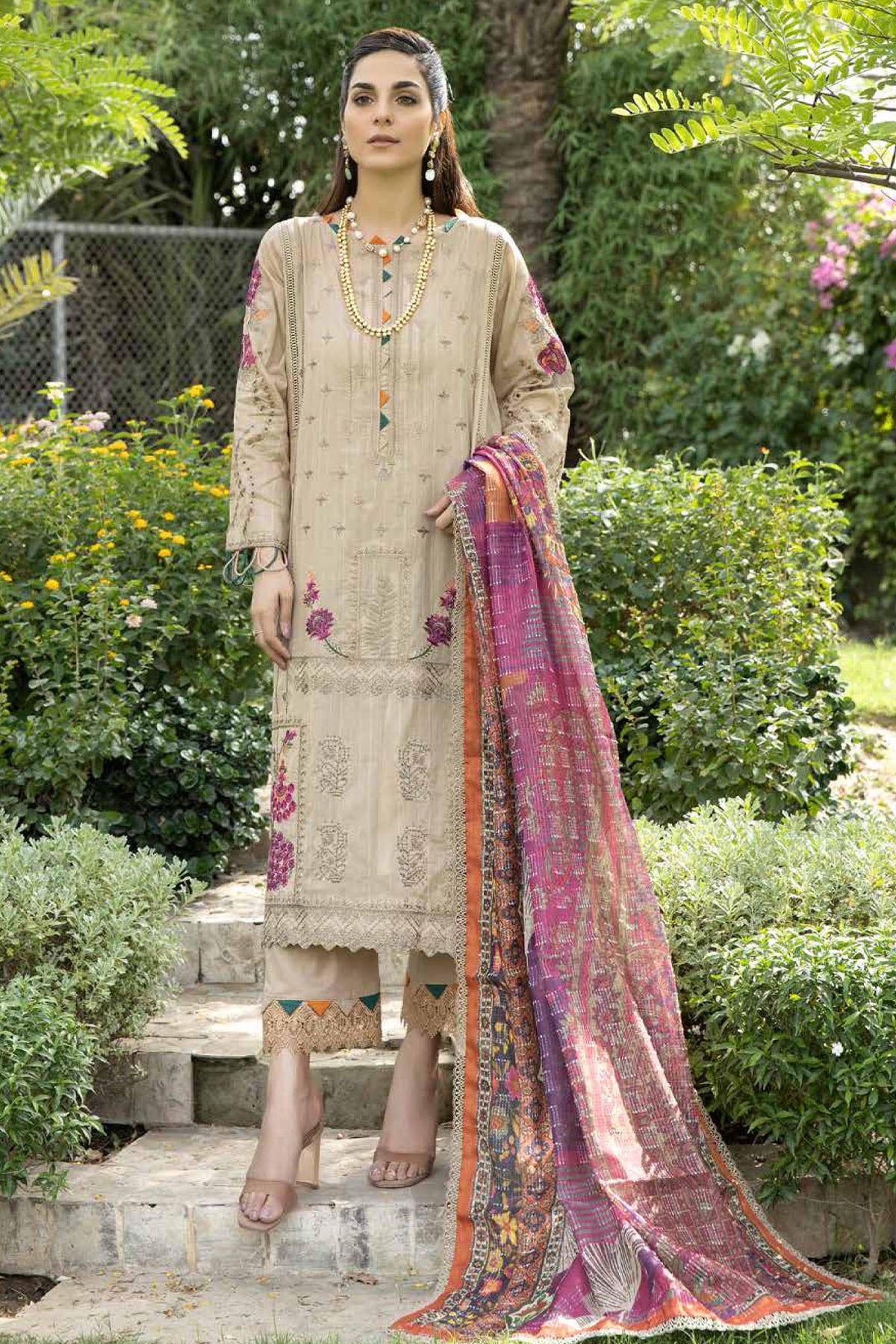 Mehtaab by Marjjan Unstitched 3 Piece Embroidered Lawn'2022-SMC-68