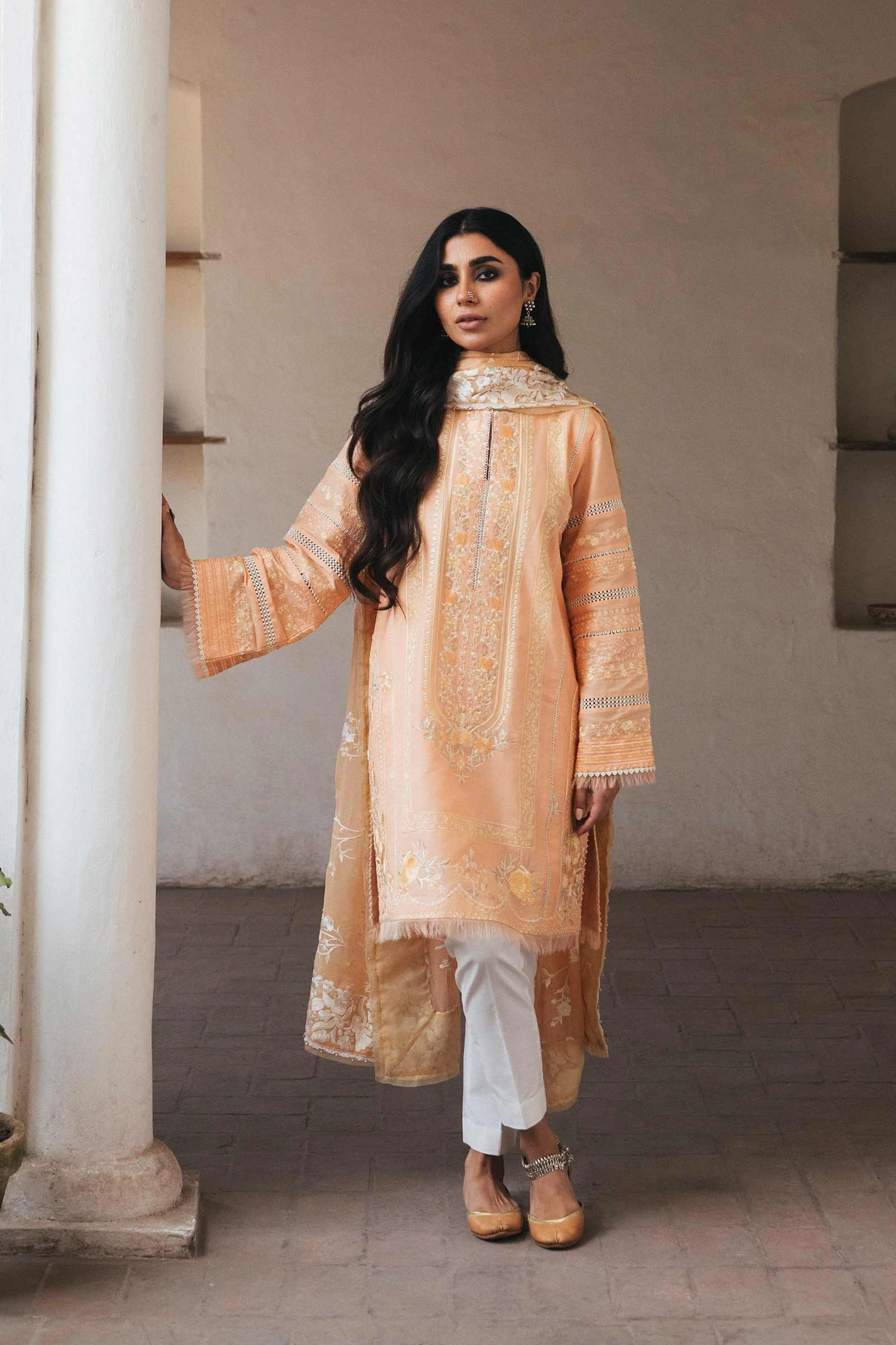 Zara Shahjahan Unstitched 3 Piece Eid Luxury Lawn Collection'2022-D22-Sona-A
